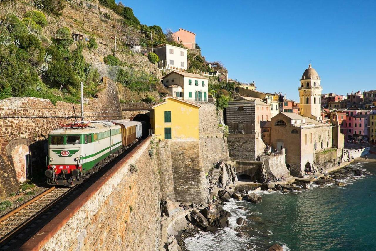 شقة Joivy Family Flat With Little Patio, Cinque Terre فيرناتْسا المظهر الخارجي الصورة